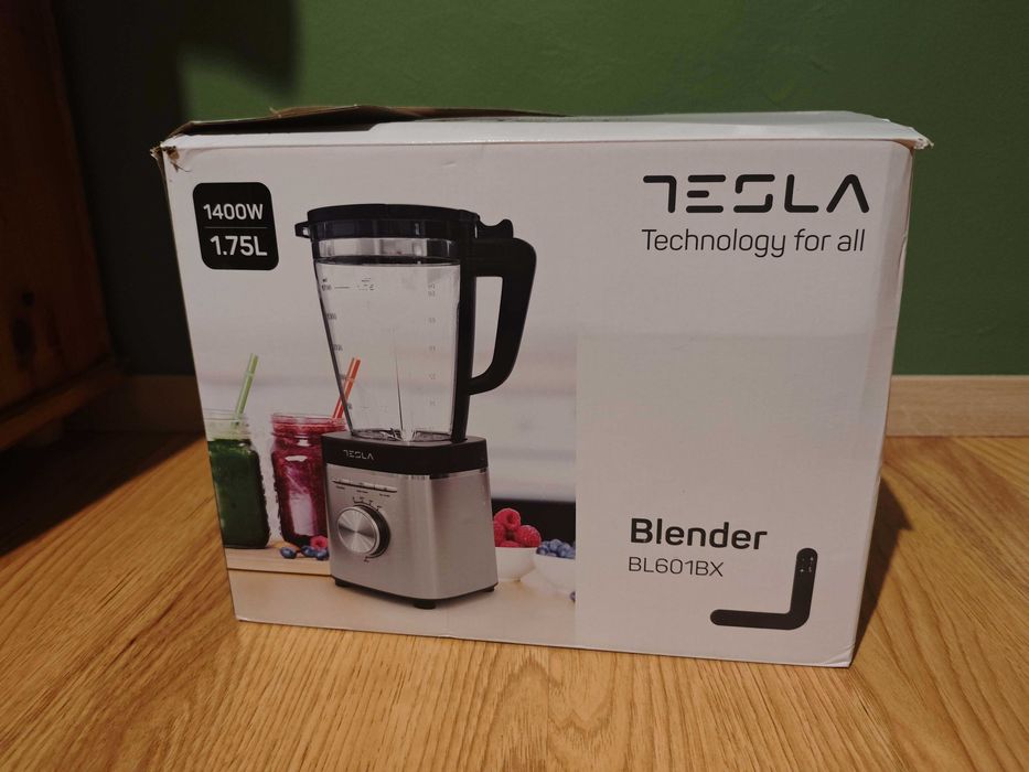 Блендер Tesla BL601BX със стъклена кана