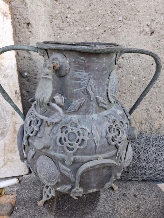 Vând oală veche din cubru