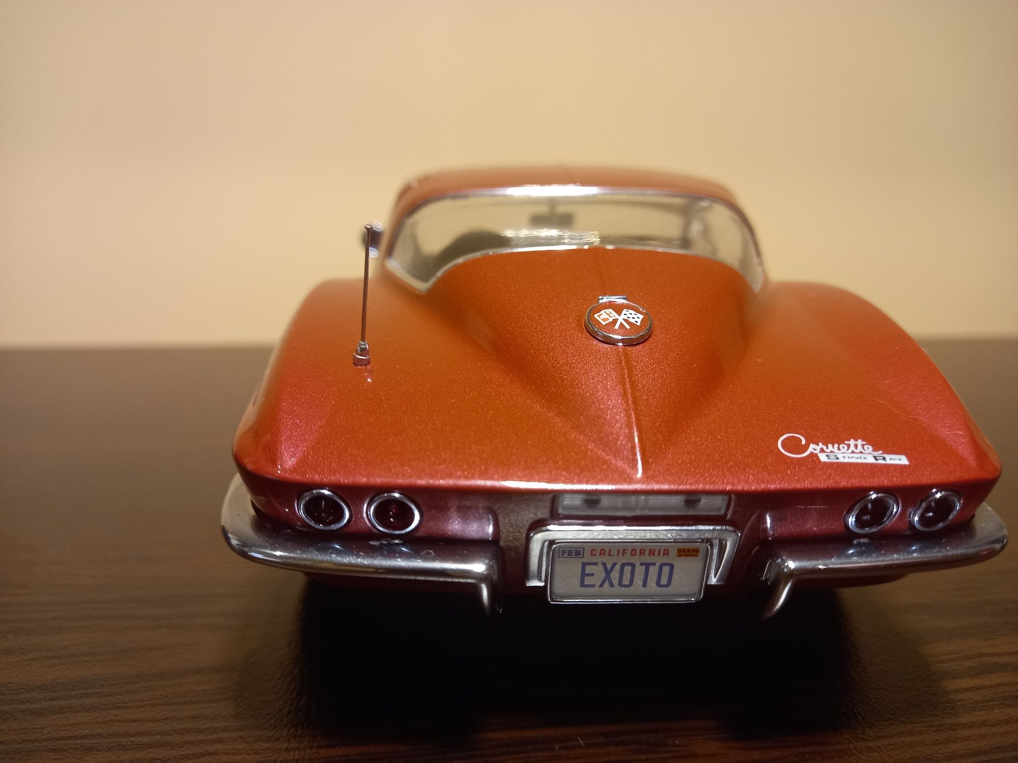 Chevrolet corvette c2 exoto 1:18