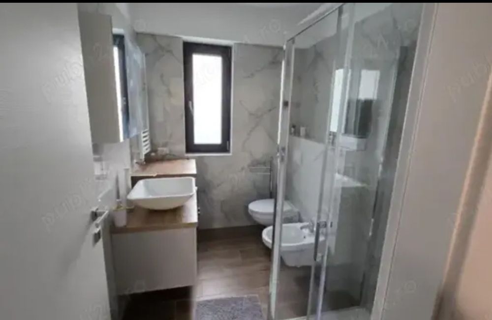 Apartament de închiriat 250 lei pe zi sau 370 euro lună