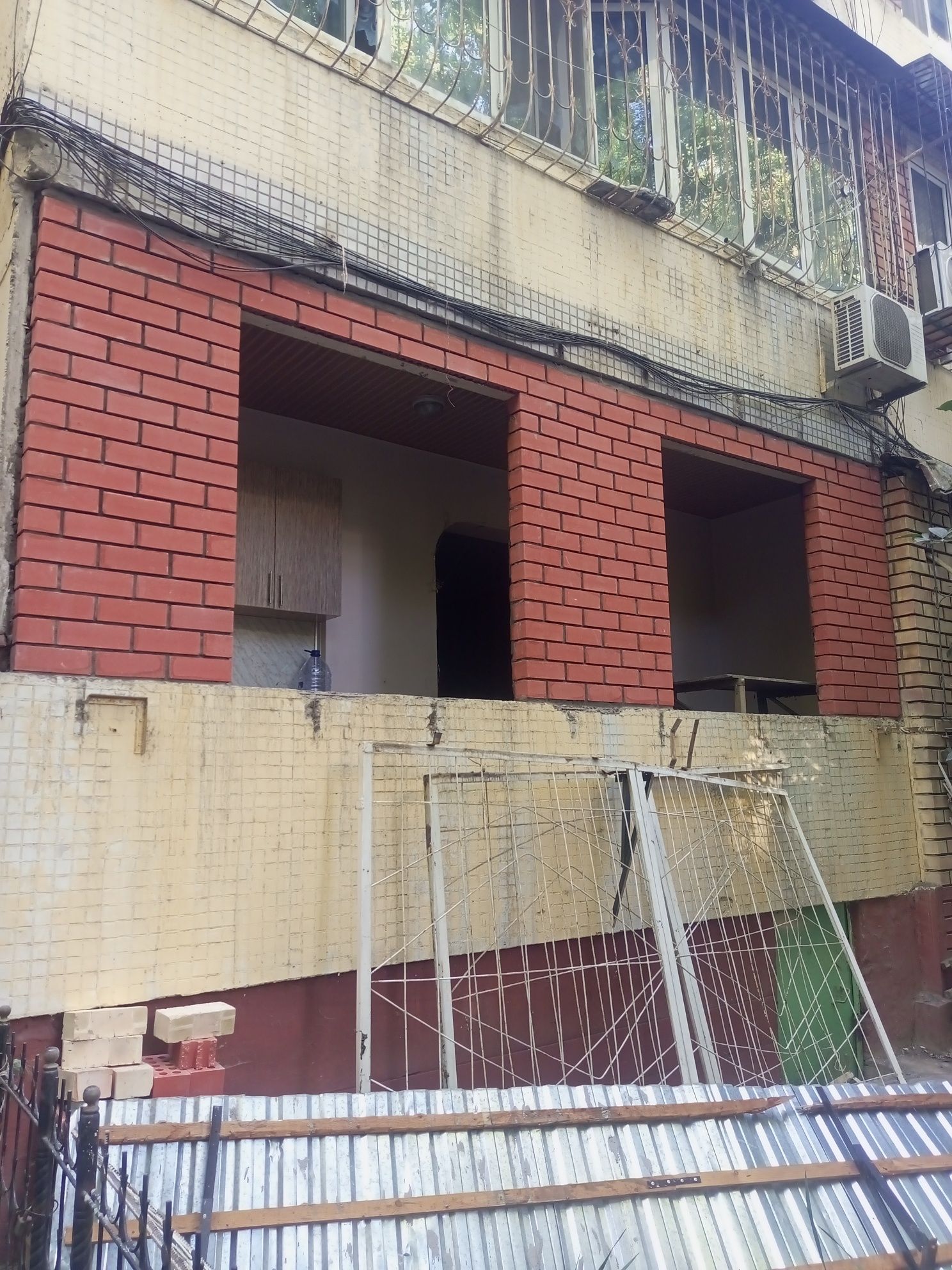 Balkonga gʻisht kirpich teramiz кладка балкона облицовочный кирпичом