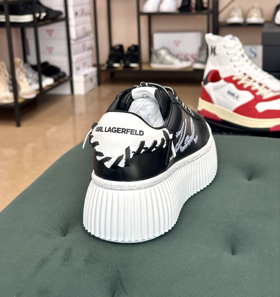 Дамски сникърси KARL LAGERFELD KL42372 37,38,39