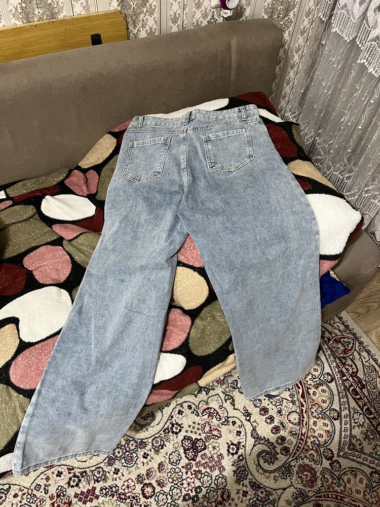Продам джинсы размер L
