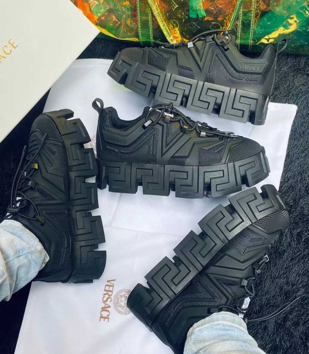 *REDUCERE* Adidasi-sneakers high-ghete Versace "Greca Labyrinth"