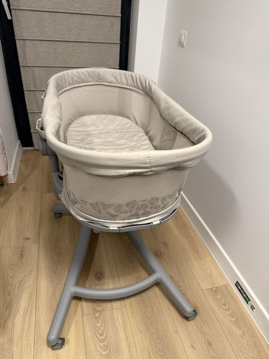 Patut Chicho,reglabil pe inaltime si pozitie.