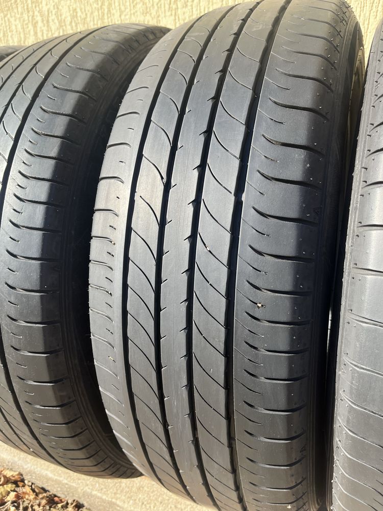 4 бр. летни гуми 235/55/20 Dunlop DOT 4021 2x6 mm 2x4 mm