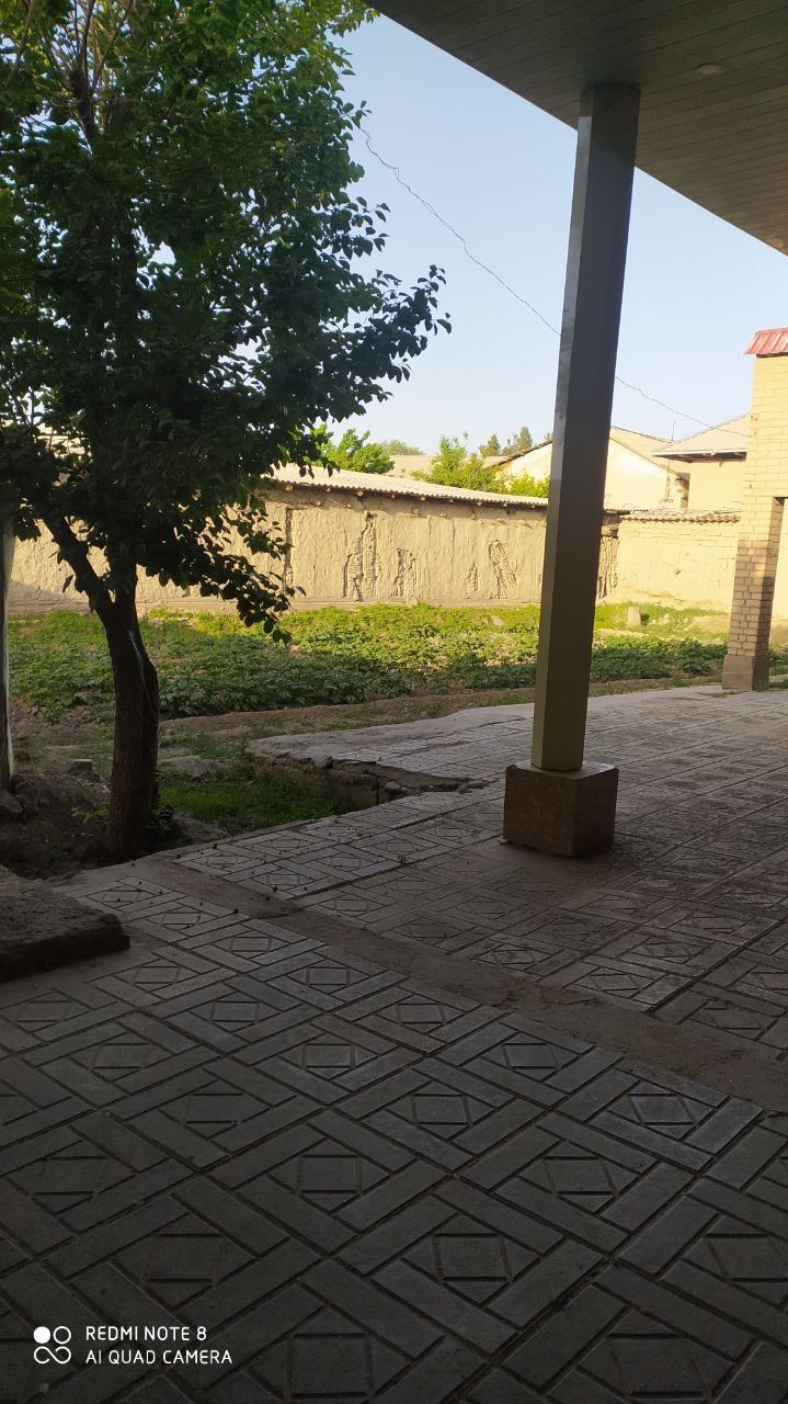 24 sotixli hovli sotiladi srochno