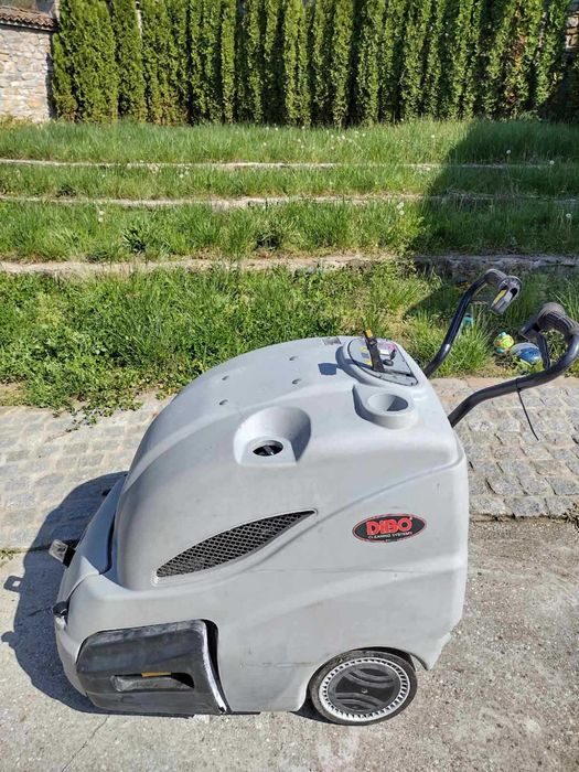 Метящи/ Миещи машини за почистване на под DiBO 512 E
SWEEPER 512 E