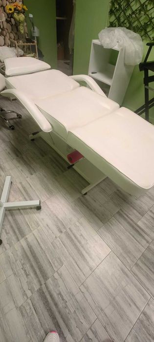 Професионален козметичен стол