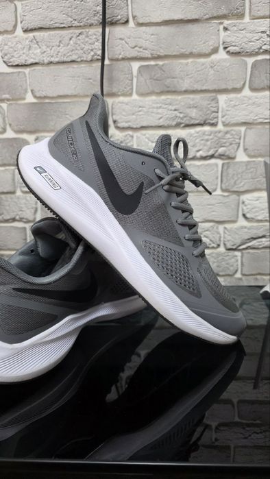 Оригинальные кроссы Nike