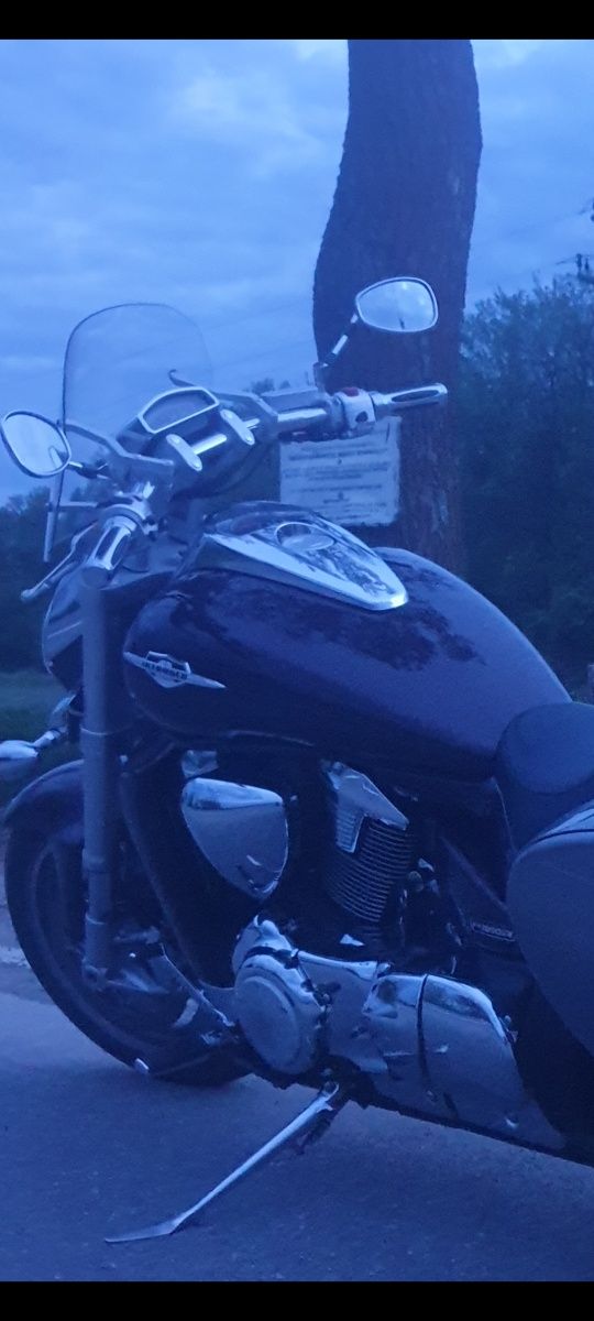 Coburi, spatar și parbriz Intruder 1800