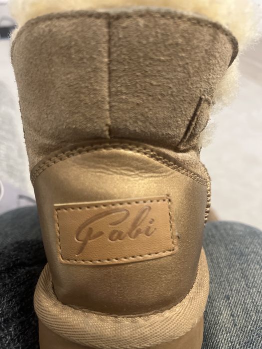 Угги на девочку 32 размер очень теплые очень мало одевали почти новые