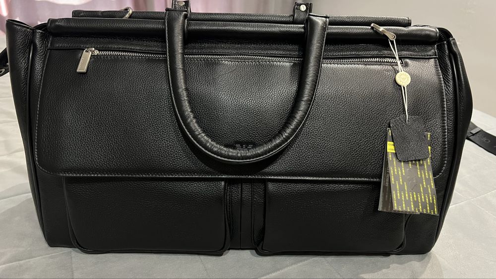Продам брендовую оригинальную дорожную сумку Emporio Armani
