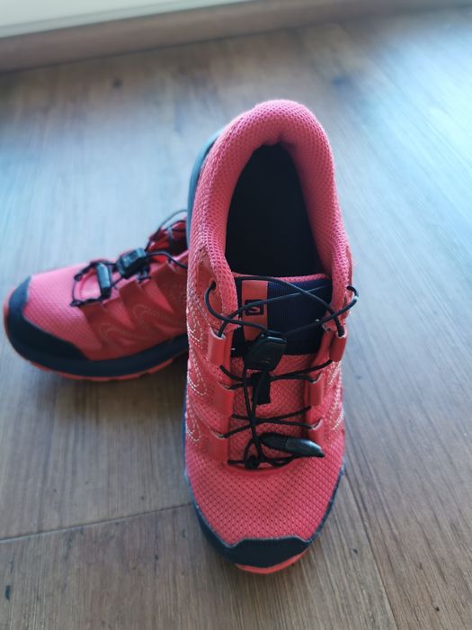 Adidași Salomon Nr. 33