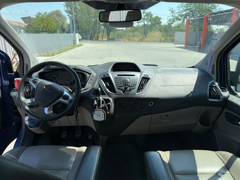 Ford Tourneo Custom 9 locuri 2.2 tdci 155 cp Piele