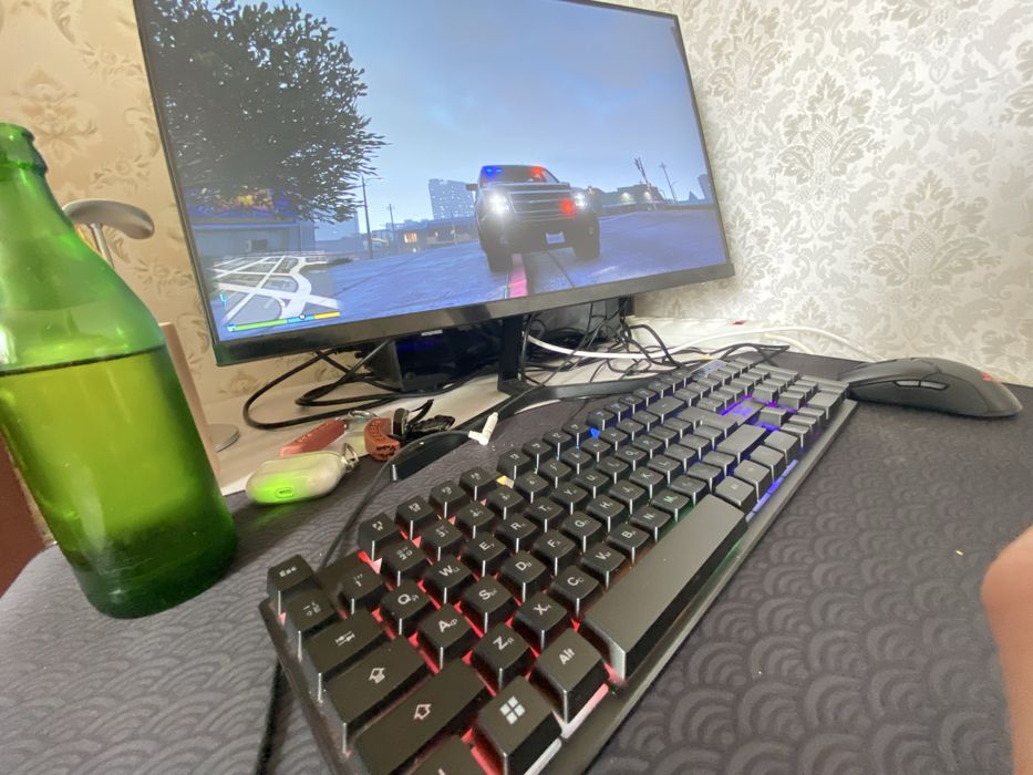 Компьютер хорошый