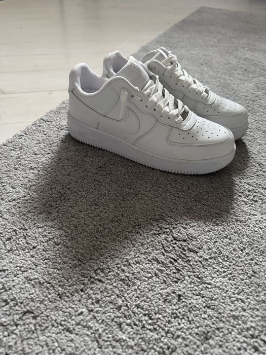 Vand air force albi marimea 42 ca noi