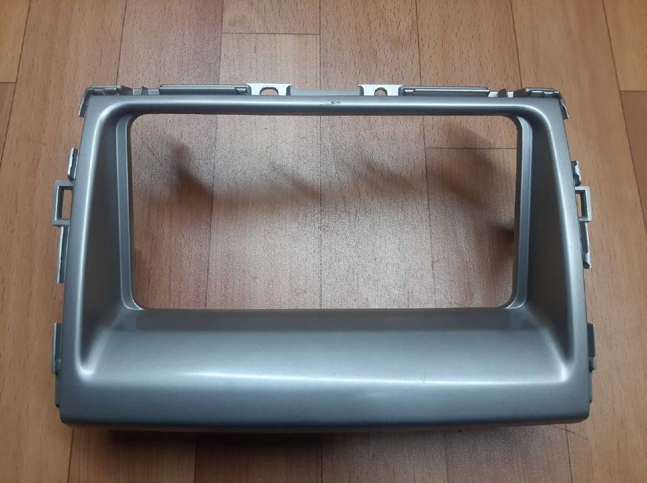 Продам Переходная рамка магнитолы Toyota Estima 50 / 55