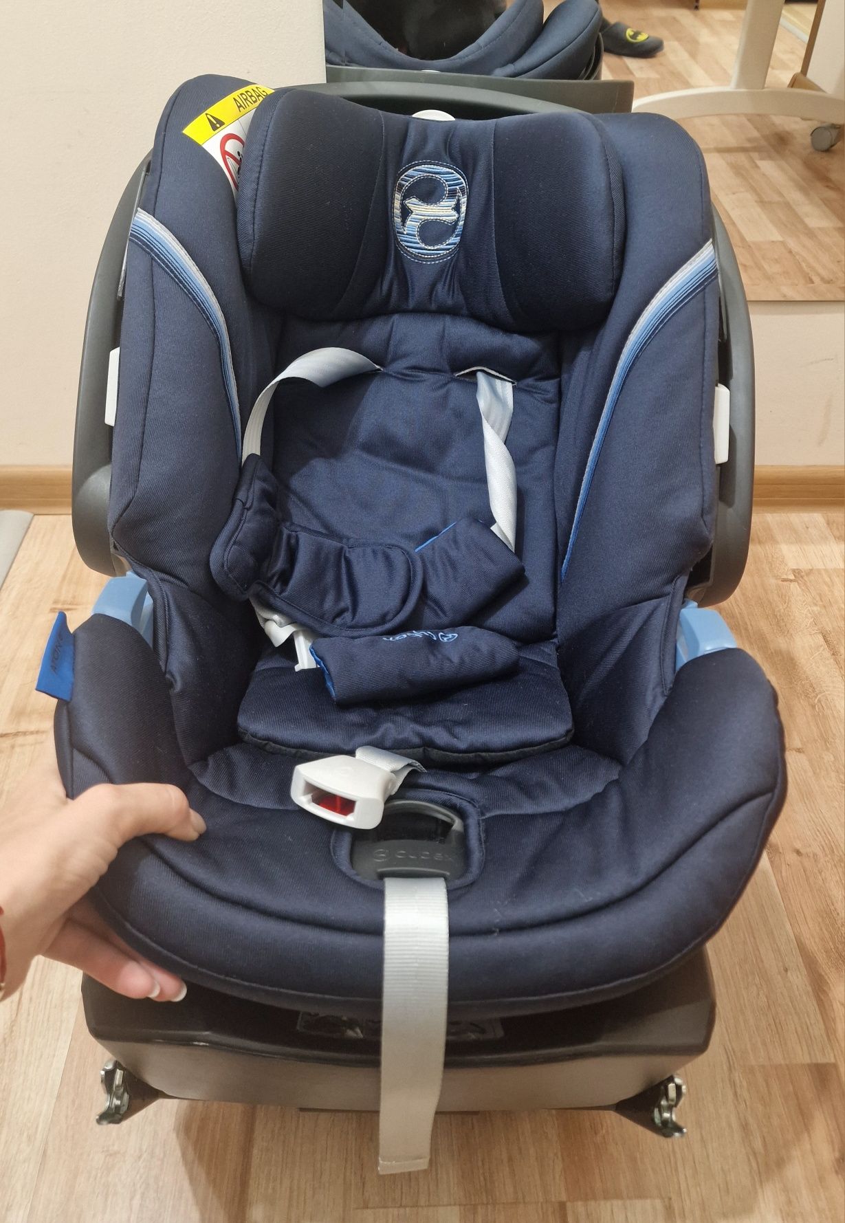 Стол за кола Cybex Aton 5 с база