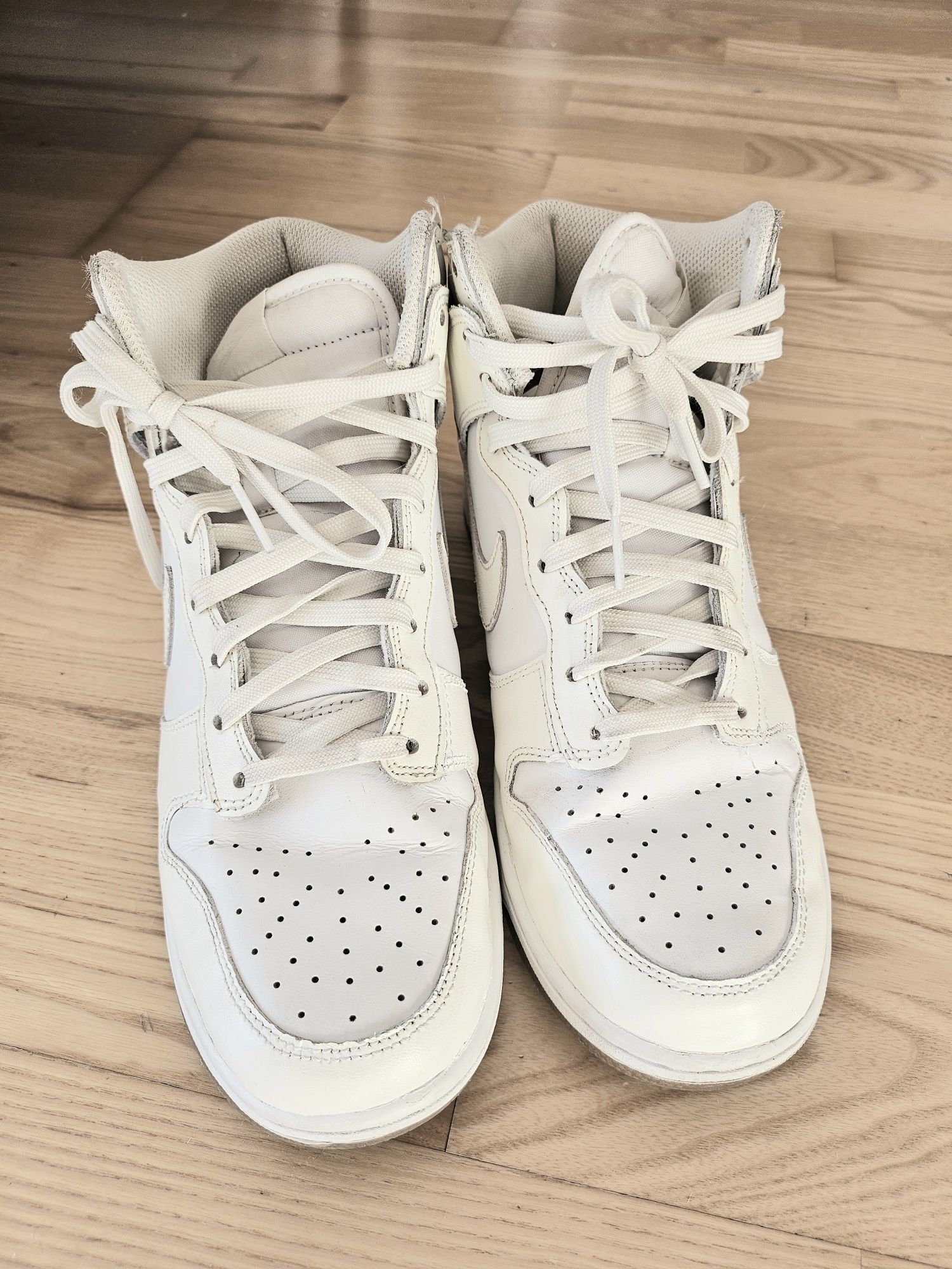 Nike nr 41 marime europeana, 26,5 cm, culoare alb, utilizat dar in st