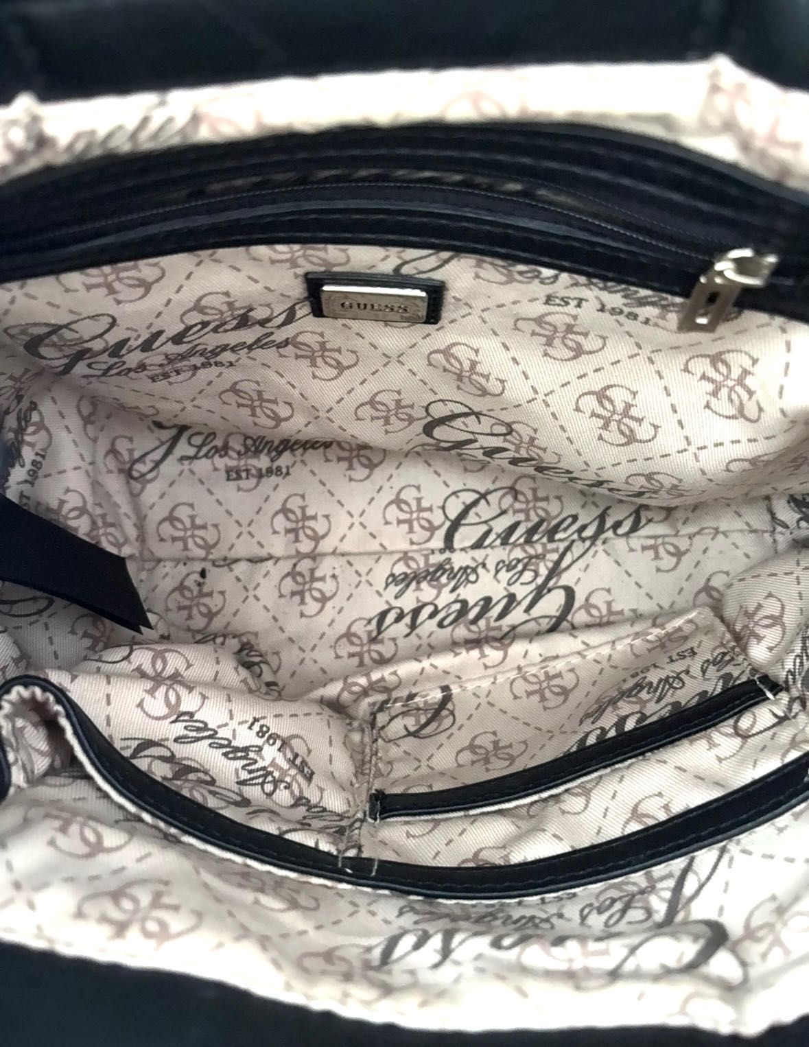 Черна чанта Guess