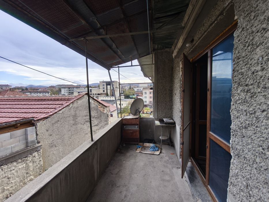 Втори етаж от двуетажна къща от собственик