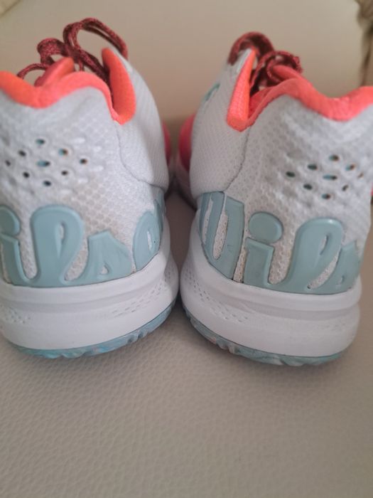 Adidași Wilson în stare impecabila