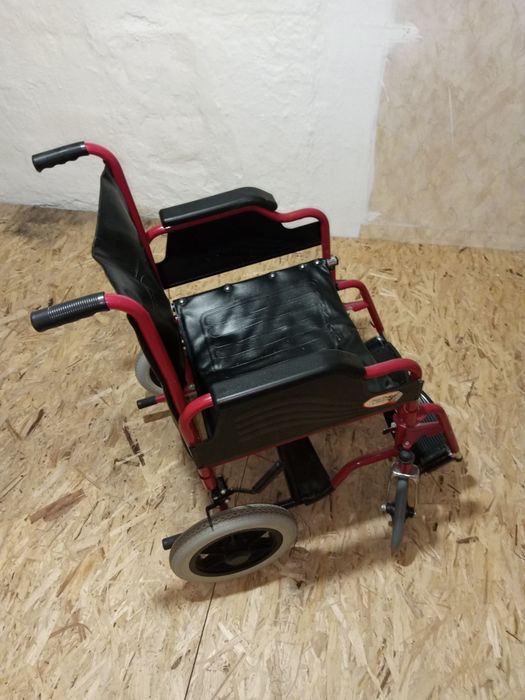Продам инвалидное кресло.Недорого.