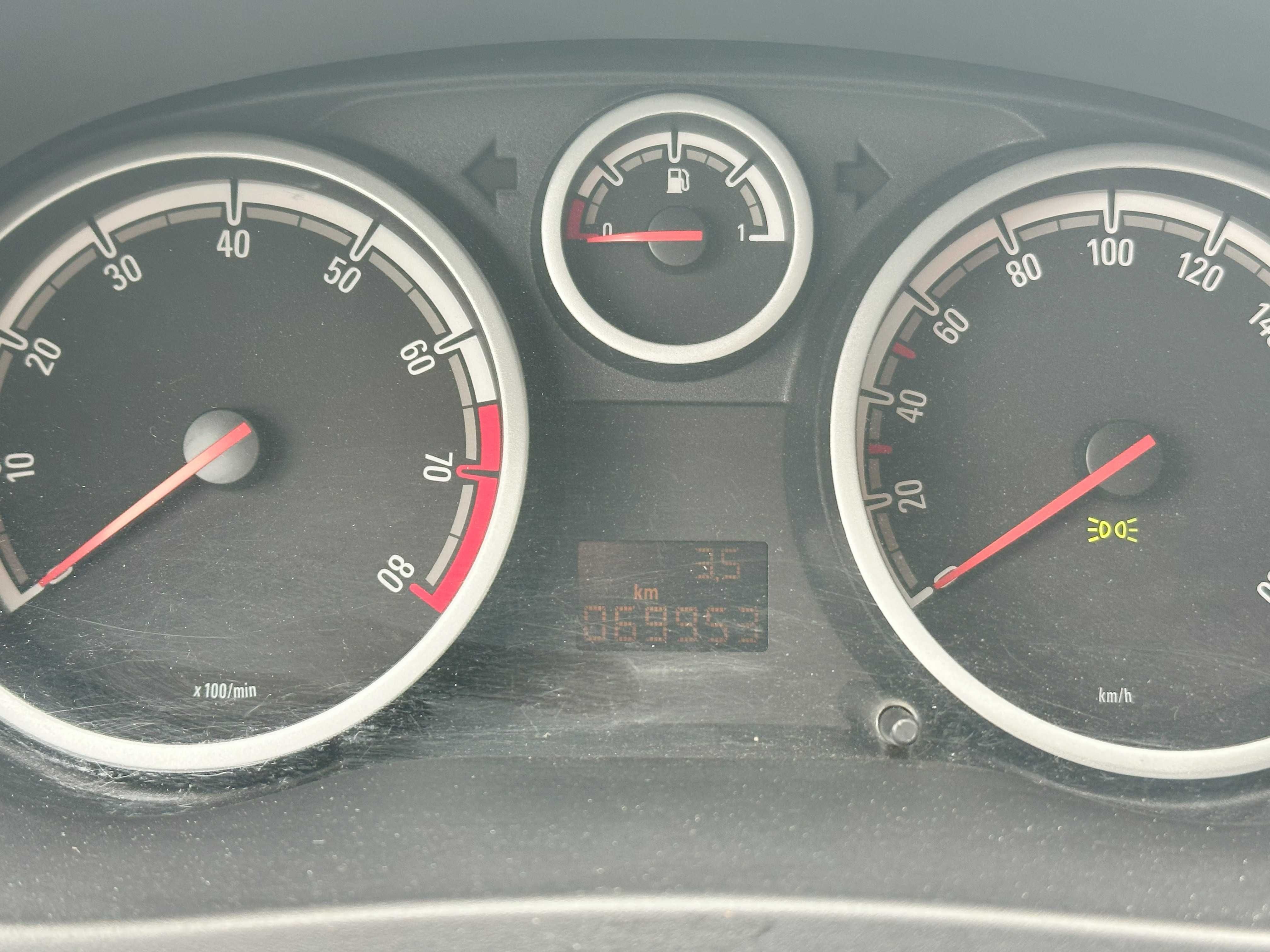 Продавам Opel Corsa D 1.2 бензин