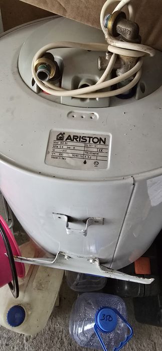 Продам качественный надёжный водонагреватель Аристон, Италия