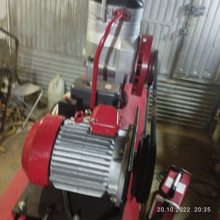 Продам Компрессорную станцию.Качество СССР ,на компрессор гарантия 2 г