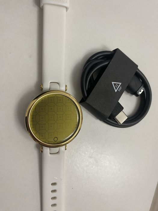 Продам смартчасы Garmin Lily