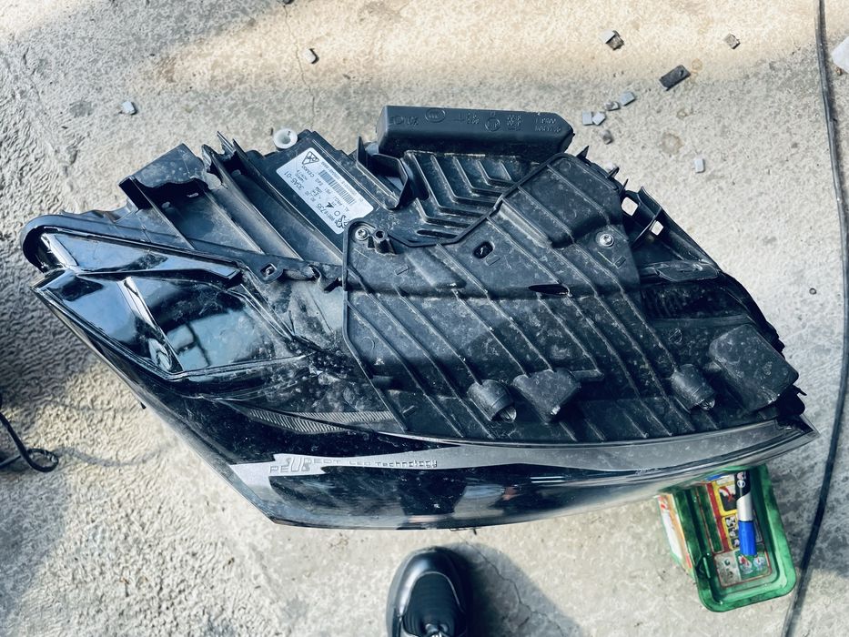 Фар Peugeot 308 LED