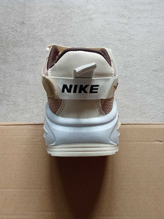 Дамски маратонки NIKE 39-40 номер