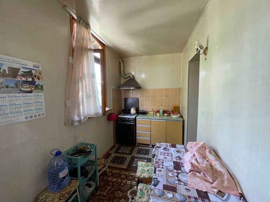 Продам квартиру кирпич , 3/4/4 балкон 2*6 77 серия.