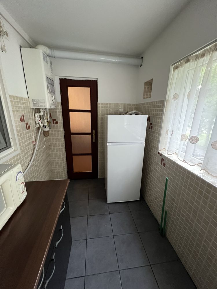 Inchiriez apartament