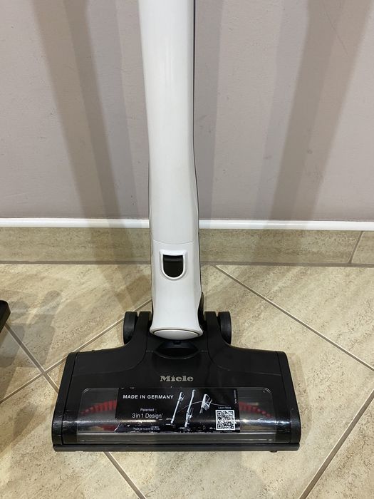 Aspirator vertical Miele Triflex HX2