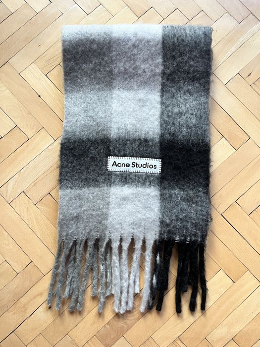 Fular Acne Studios