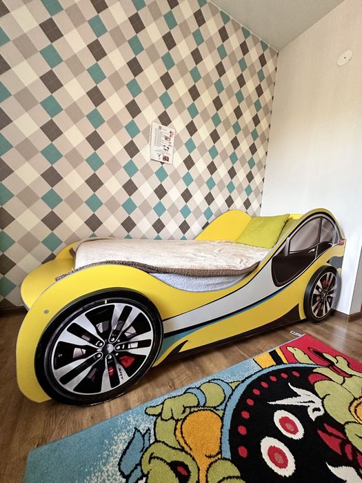 Детская кровать с подъемным механизмом