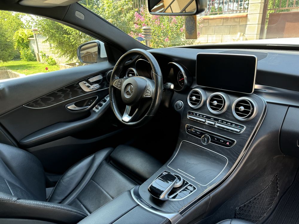 Mercedes-Benz C300 AMG 4Matic 9G tronic