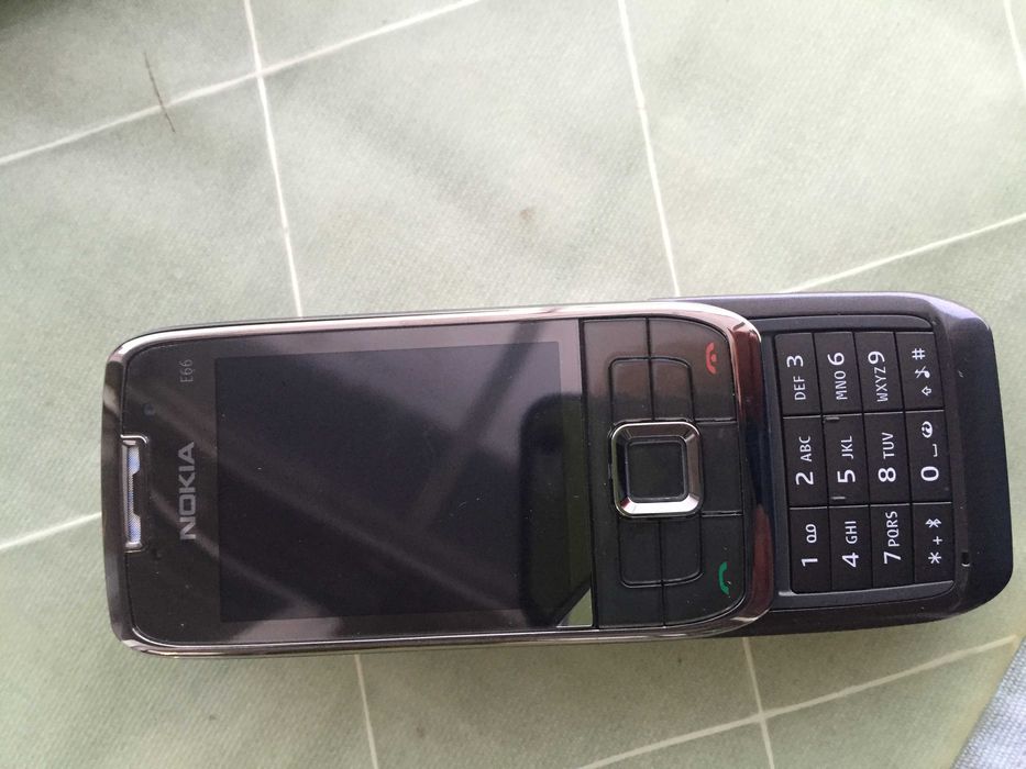 мобилен телефон NOKIA  Е66, Eseries, чисто нов, със слушалки и зарядно