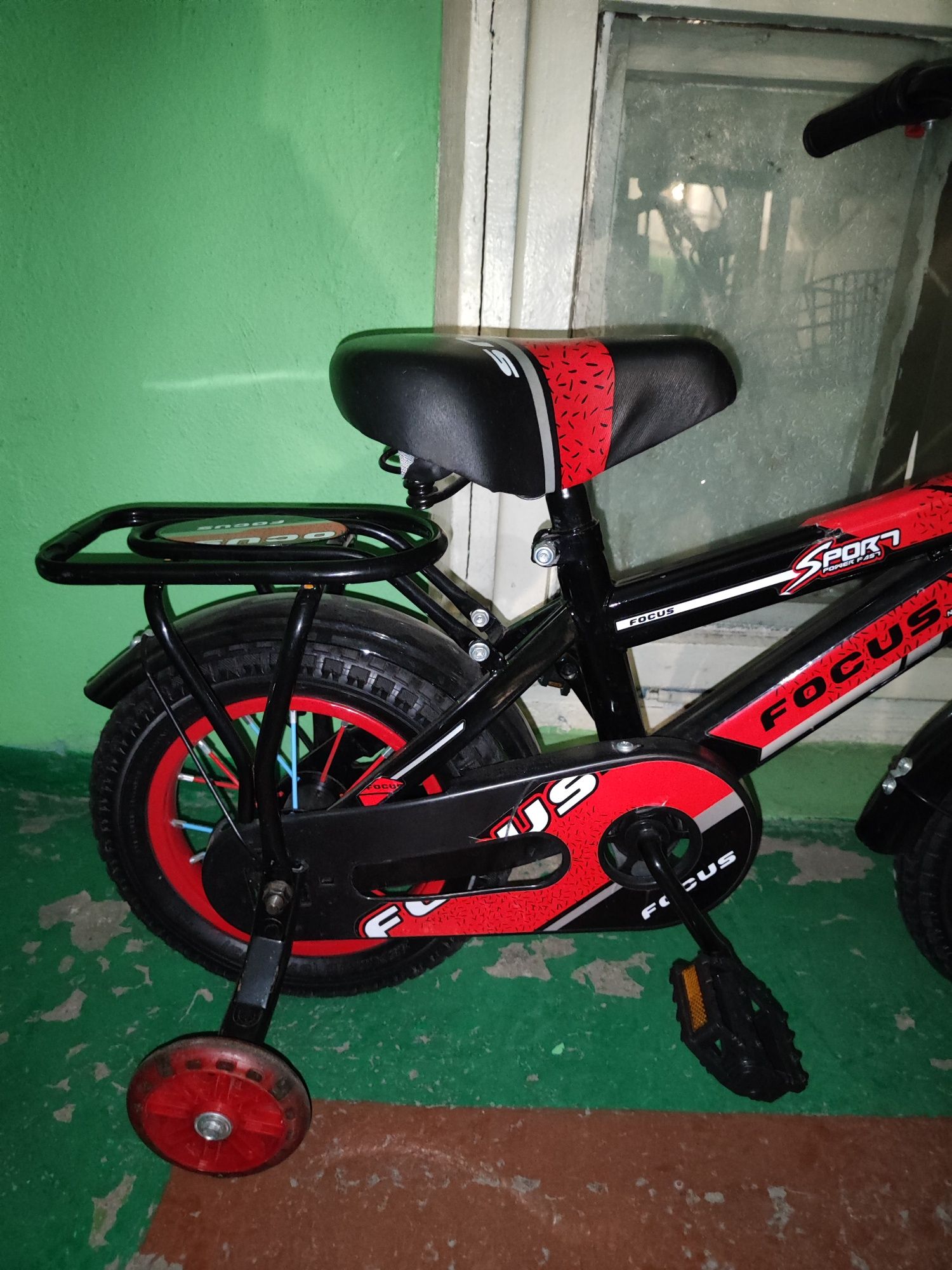 Детский велосипед с поддержкой. Колеса 12 дюймов для 3-4 лет