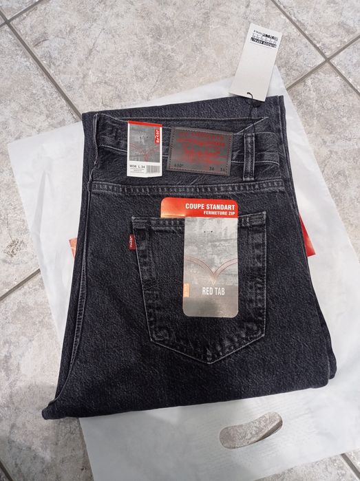 Джинсы LEVI'S лицензионные.