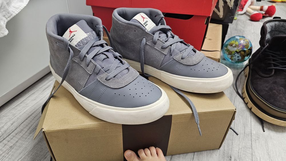 Jordan Series mid