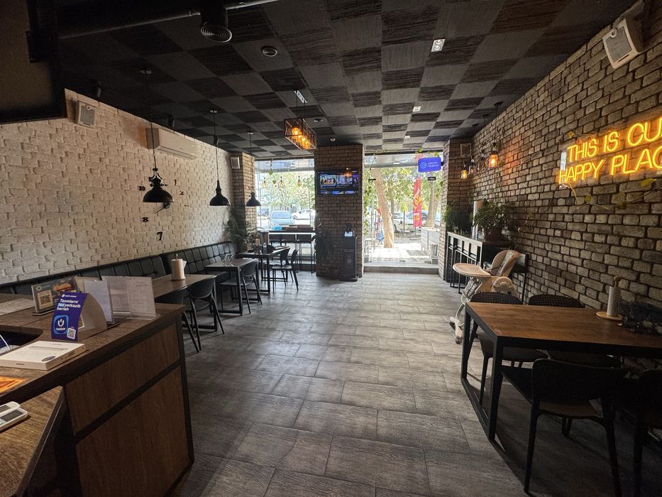 Tayyor FAST FOOD burger biznes sotiladi. Ishlab turgan joy.