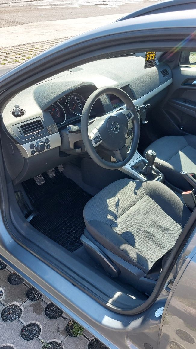 Opel Astra 1 . 7  cdti 2007