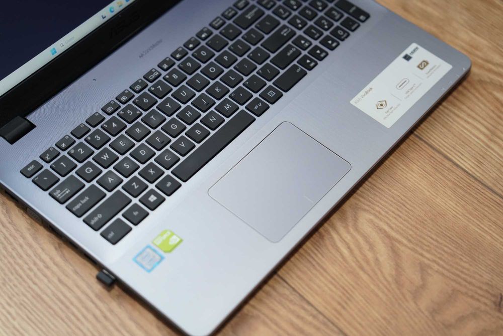 Laptop Asus Toshiba i7 SSD1tb p video dedicata 8gb 16ram win 11