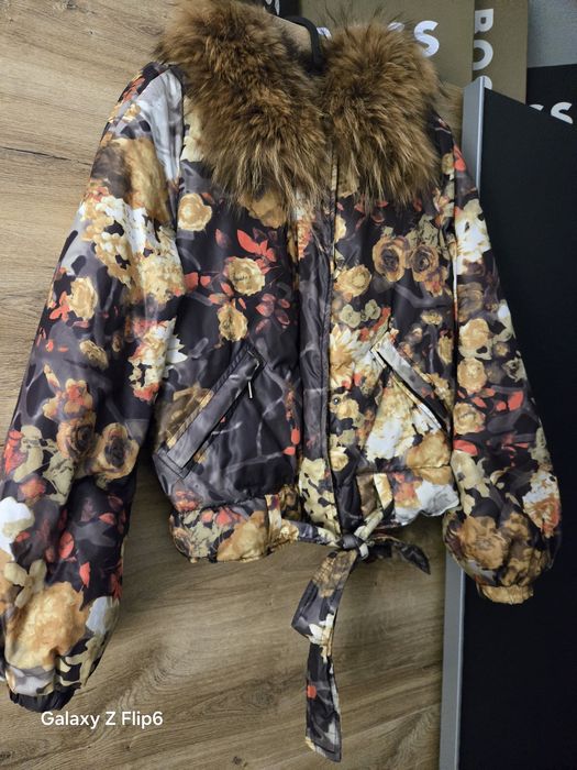 Продавам оригинални якета на Guess и Just Cavalli