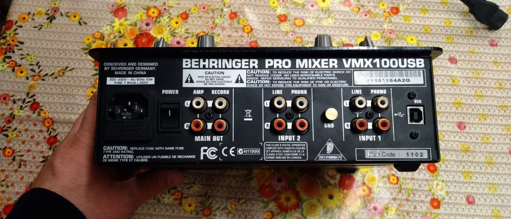 Mixer DJ Behringer VMX100USB