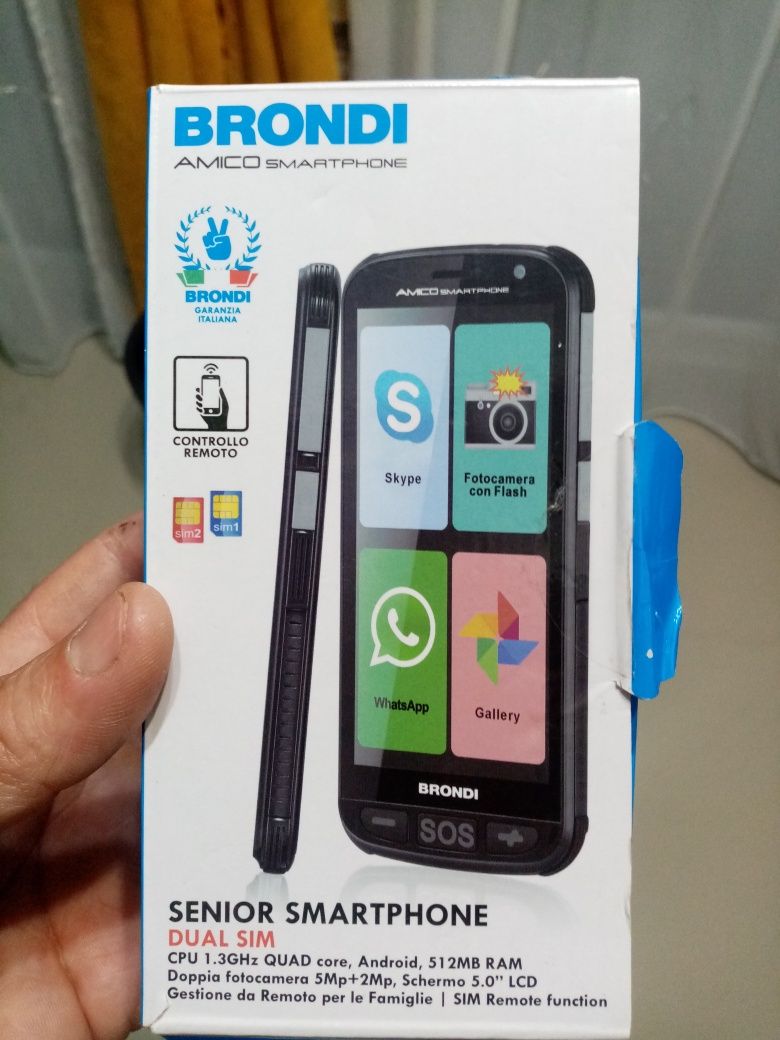 Vand telefon brondi pentru seniori.